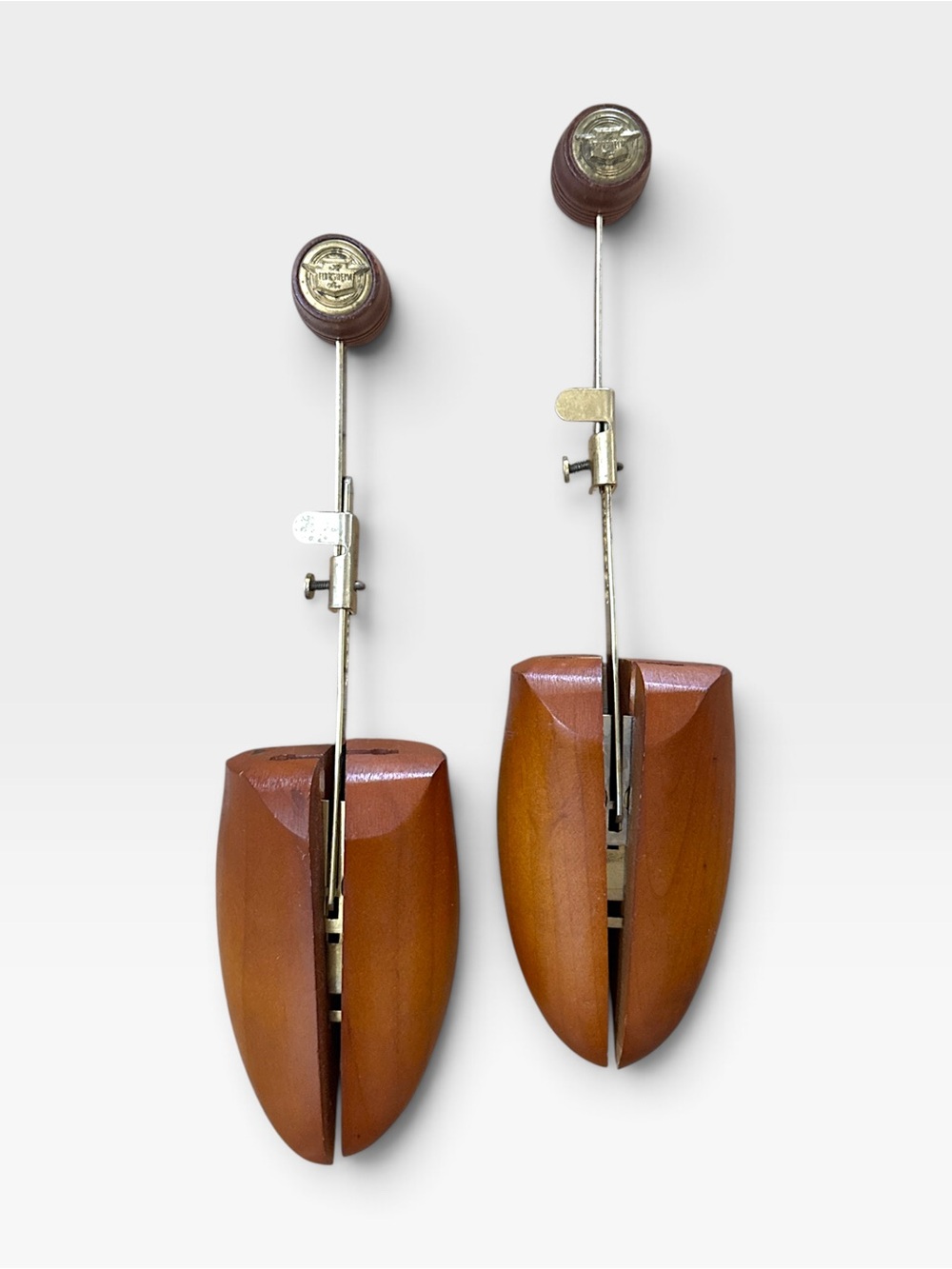 VTG Florsheim Adjustable Wood Shoe Trees / Stretchers Brass Crest Medallions